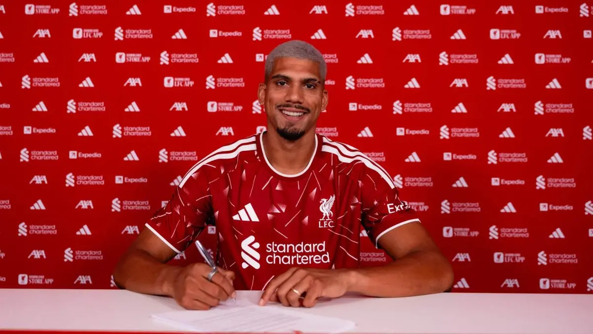 Le FC Barcelone offre Ronald Araujo en prêt à Liverpool
